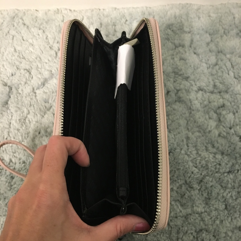 Steve Madden Zip Around Wallet Blush Crosshatch - Picture 4 of 6